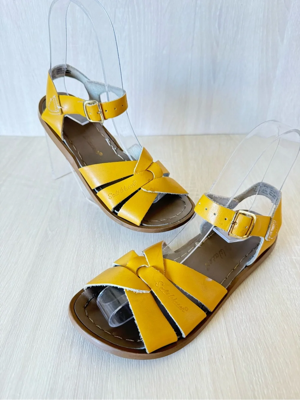 Salt Water Sandals Girls Mustard Yellow Leather Fisherman Size 1 (US 2)